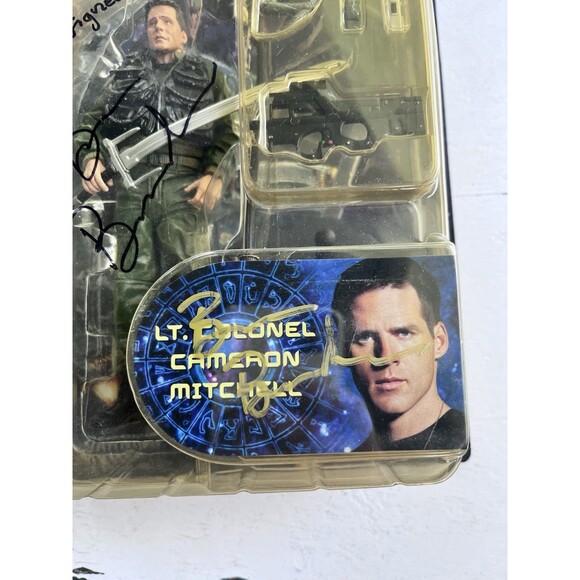 Stargate SG-1 Lt. Colonel Cameron Mitchell Action Figure Signed by Ben Browder - Picture 3 of 8
